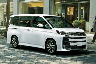 【モデル入り素材】S-Z（2WD・7人乗り）